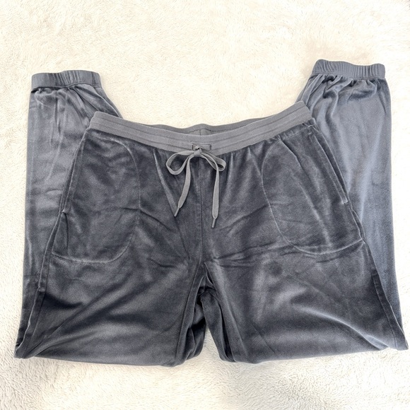 Cozy Pajama Set with Stripes & Heart Pattern - Picture 5 of 5